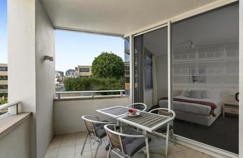 Darling Harbour Apartment | SHE35 - CBD Darling Harbour Views with Pool & Gym Access
