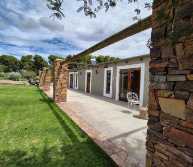 Beaufort West House | Shearers Cottage Unit B - Farm Stay