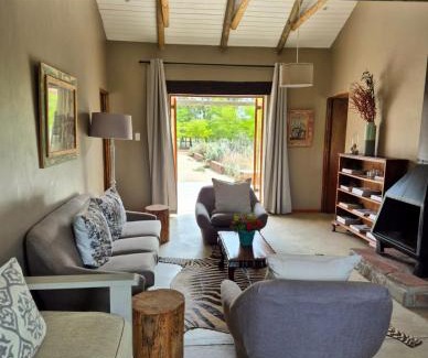 Beaufort West House | Shearers Cottage Unit B - Farm Stay