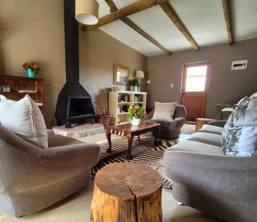 Beaufort West House | Shearers Cottage Unit B - Farm Stay