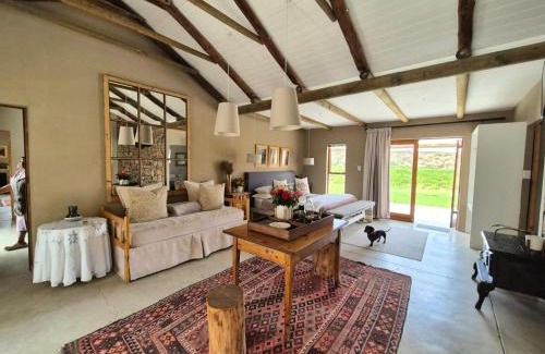Beaufort West House | Shearers Cottage Unit B - Farm Stay