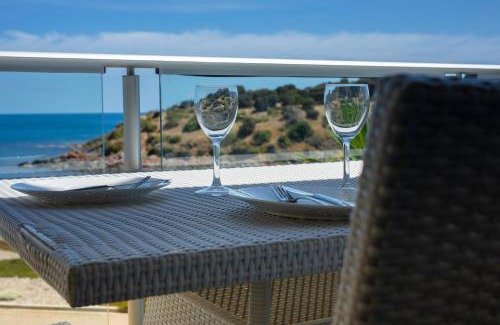 Penneshaw Apartment | Shearwaters Apartment Waterfront Accomodation
