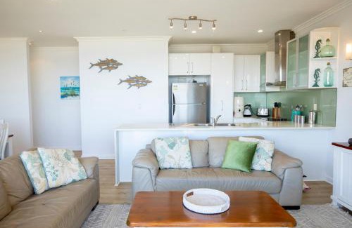 Penneshaw Apartment | Shearwaters Apartment Waterfront Accomodation