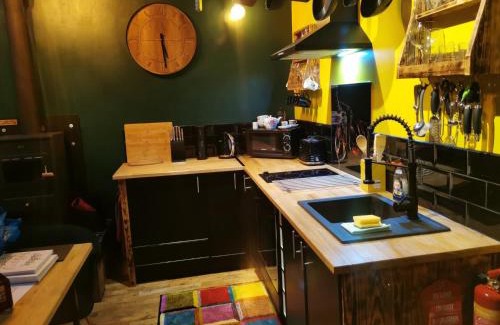 Abergavenny Apartment | Shed Gwely