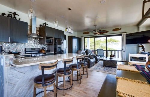 Sittee River Village Villa | Shedrock Shangrila, Beachfront Pelican Penthouse Suite