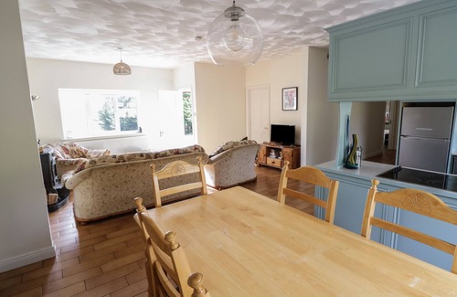 Carrick-on-Shannon House | SHEEMORE VIEW, pet friendly in Leitrim, County Leitrim