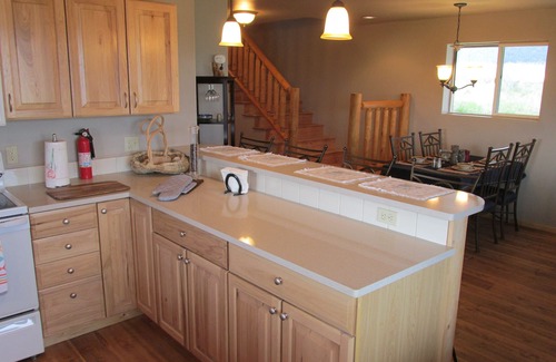 Cameron Cabin | Sheep Mountain Cabin - Sleeps 8; 3BD/2.5BA on 19 acres of Montana paradise