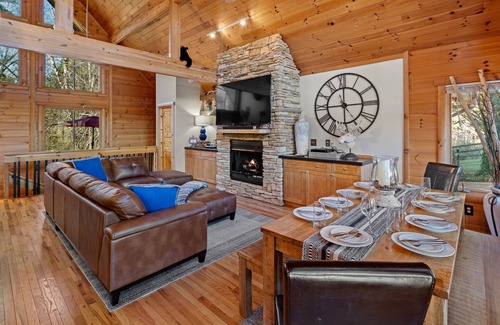 Lake Lure Cabin | Sheepnose Valley - On Golf Course at Rumbling Bald Resort - Mr Lake Lure Vacation Rentals