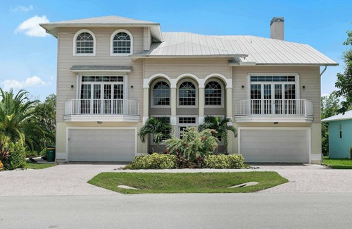 Marco Island House | Sheffield - Heated Pool, Spa, Pool Table, Covered Porches, BBQ, Theater Room all
