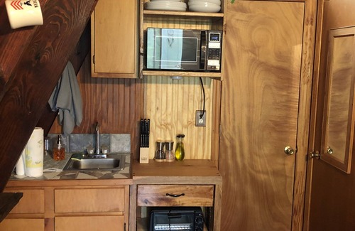 Muscadine Cabin | SHEKHINA nA tiny house in the woods. n40 acres. Total privacy. Weekend retreat.