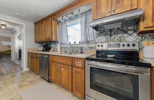 Biloxi House | Shelby Chateau - close to beach & only one block from downtown Ocean Springs!