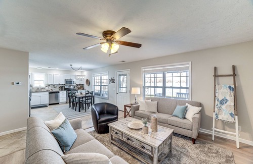 Shelbyville Cottage | Shelbyville Lakefront Home w/ Furnished Patio!