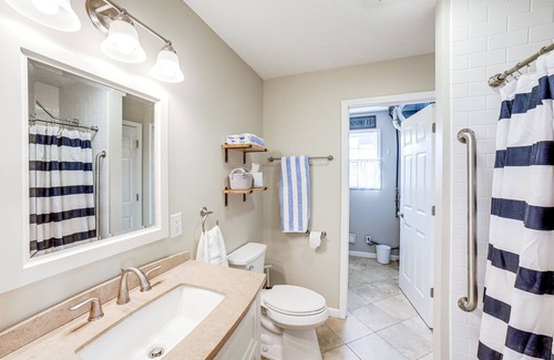Shelbyville Cottage | Shelbyville Lakefront Home w/ Furnished Patio!