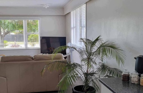 Pukenui House | Shell Cottage - lovely cottage situated in Pukenui