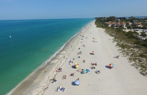 Englewood Villa | Shell Cottage on Manasota Key! Steps to the Beach!