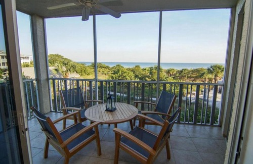 Sanibel House | Shell Island Beach Club #6A