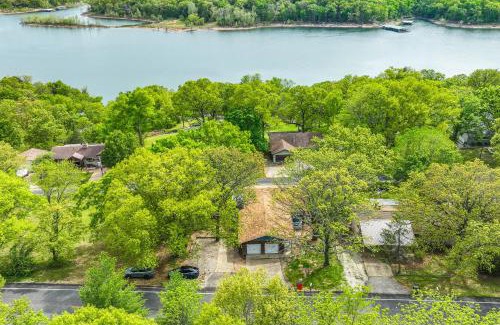 Shell Knob House | Shell Knob Home with Deck and Table Rock Lake View