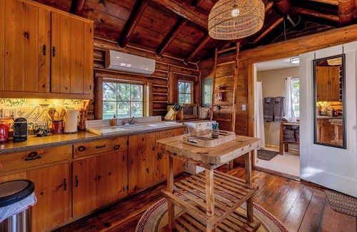 Shell Cabin | Shell Town Cabin- Log cabin located at the base of the Big Horn Mountains, gas fireplace