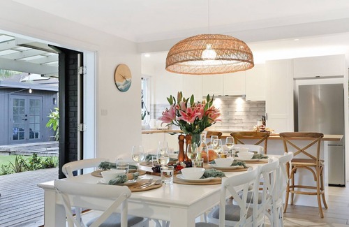 Shoalhaven Heads House | Shellhaven – walking distance of Seven Mile beach