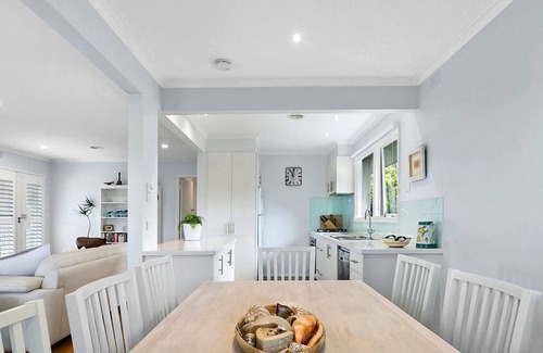 Portsea House | Shelly Cottage: 3 BR, 2 BA in Portsea, Sleeps 8