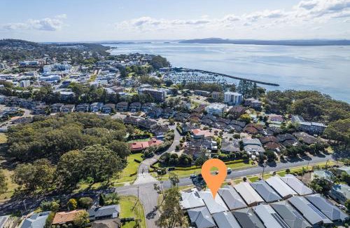 Nelson Bay House | Shelly's Bay Escape, 27c Dowling St - stylish with ducted air con and Wi-Fi