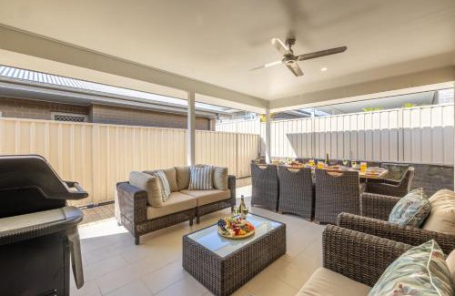 Nelson Bay House | Shelly's Bay Escape, 27c Dowling St - stylish with ducted air con and Wi-Fi