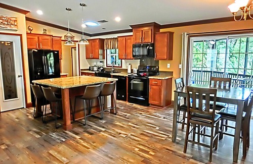 Weeki Wachee Gardens Apartment | Shelter from the Storm | Weeki Wachee Riverfront Escape