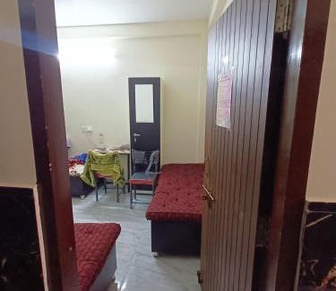 Rau Hostel | Shelter Inn By Swastik