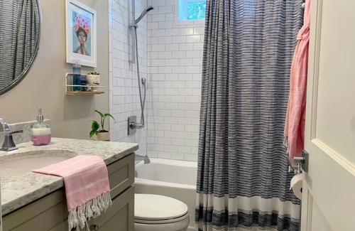 Old Village House | Shem Creek Bungalow with POOL!!!