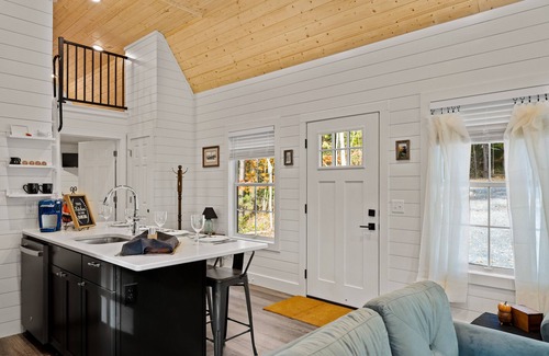 Luray Cabin | Shenandoah, Firepit, peaceful Cabin!