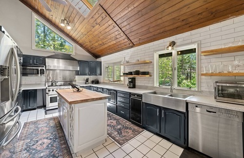 Mount Jackson Ski Chalet | Shenandoah Getaway Retreat w/Firepit + Grill