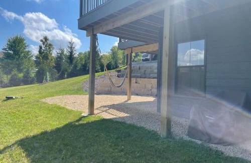 The Galena Territory House | Shenandoah Ridge Fall Escape - Hot Tub - Fire Pit - Scenic Galena Views