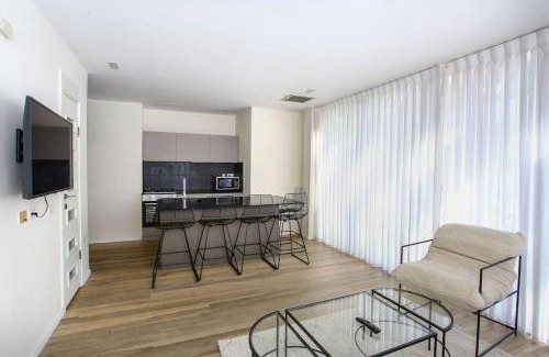Tel Aviv City Center Apartment | Shenkin Street 2BR Rooftop Penthouse