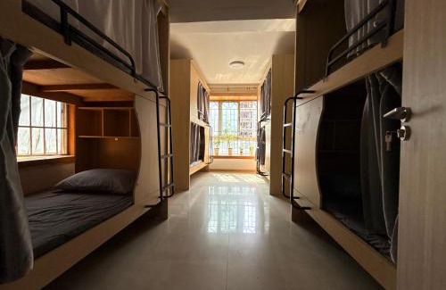 Central Business District Hostel | Shenzhen Space Capsule Youth Hostel Gangxia Store