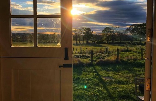 Crawcrook Cabin | shepherd hut glamping in Northumberland