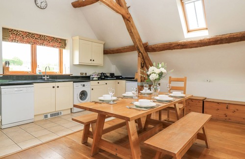 Milborne Saint Andrew Cottage | SHEPHERD'S BARN, pet friendly, with open fire in Milborne St Andrew