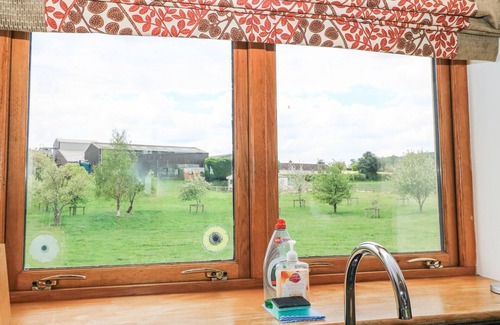 Milborne Saint Andrew Cottage | SHEPHERD'S BARN, pet friendly, with open fire in Milborne St Andrew
