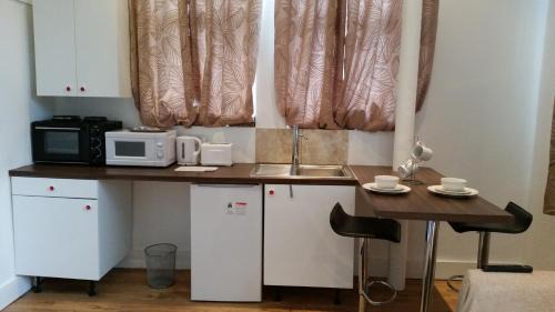 Askew Apartment | Shepherd's Bush Flats