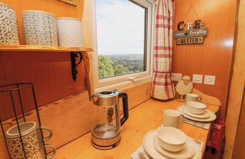 Llandovery Cottage | SHEPHERD'S CWTCH, pet friendly, with hot tub in Llandovery