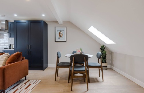 Askew Apartment | Shepherds Bush | 2 Bed Apartment TF