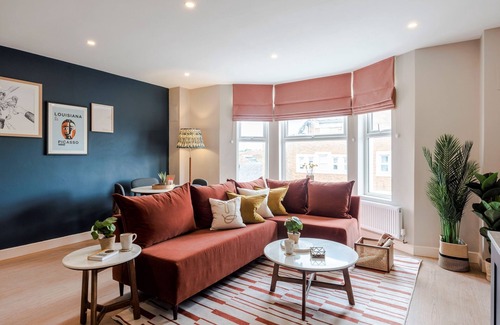 Askew Apartment | Shepherds Bush | 2 Bed Apartment
