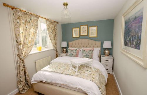 West Compton House | Shepherds Cottage - Rudge Farm Cottages