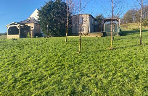 Newbridge House | Shepherds Hut-1 Bed-Hot Tub -views