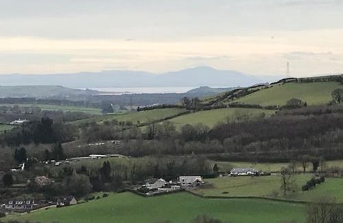 Newbridge House | Shepherds Hut-1 Bed-Hot Tub -views