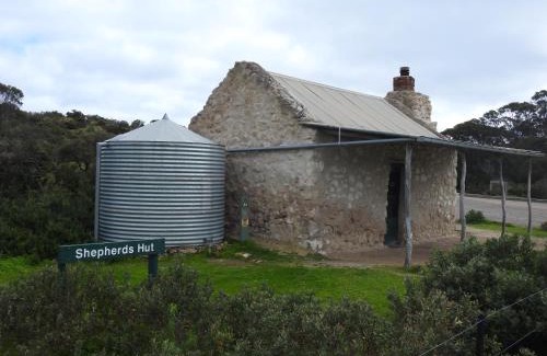 Warrenben House | Shepherds Hut - Dhilba Guuranda-Innes National Park