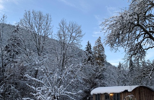 Seytroux Cabin | Shepherd’s Hut - Ideal for Couples - Near Morzine