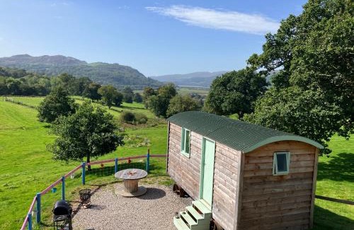 Llanelltyd Other | Shepherds hut Lowri