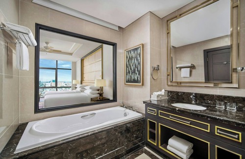 Ninh Kieu Hotel | Sheraton Can Tho