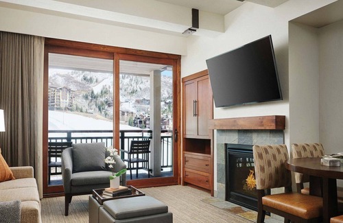 Steamboat Springs Condo | Sheraton Mountain Side 2/6 - 2/18 Prime Ski Season