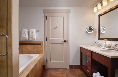 Steamboat Springs Condo | Sheraton Mountain Side 2/6 - 2/18 Prime Ski Season